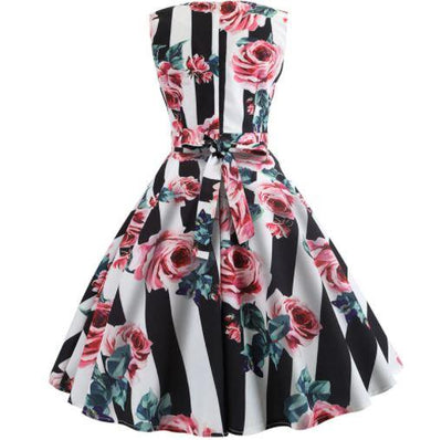 Rochie Evazată Cu Trandafiri Vintage