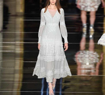 Rochie De Epocă Cu Lanternă Albă Anilor 40