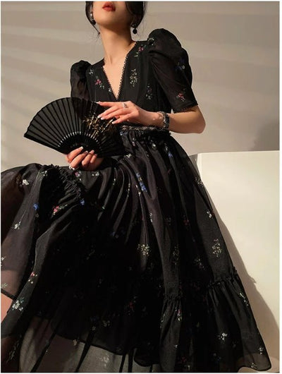 Rochie Neagră Vintage Cu Decolteu În V