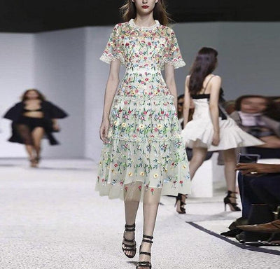 Rochie Albă De Epocă Modernă