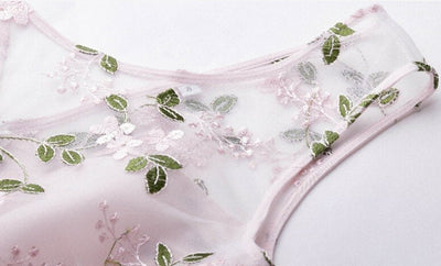 Rochie Brodata Cu Trandafiri Vintage