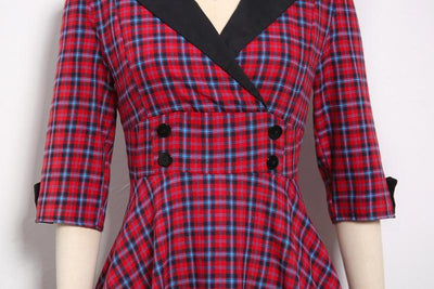 Rochie Roșie De Iarnă De Epocă