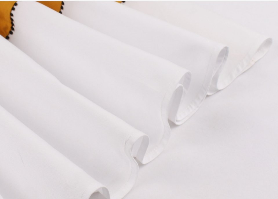 Destul De Rochie Galbenă Și Albă Design Vintage