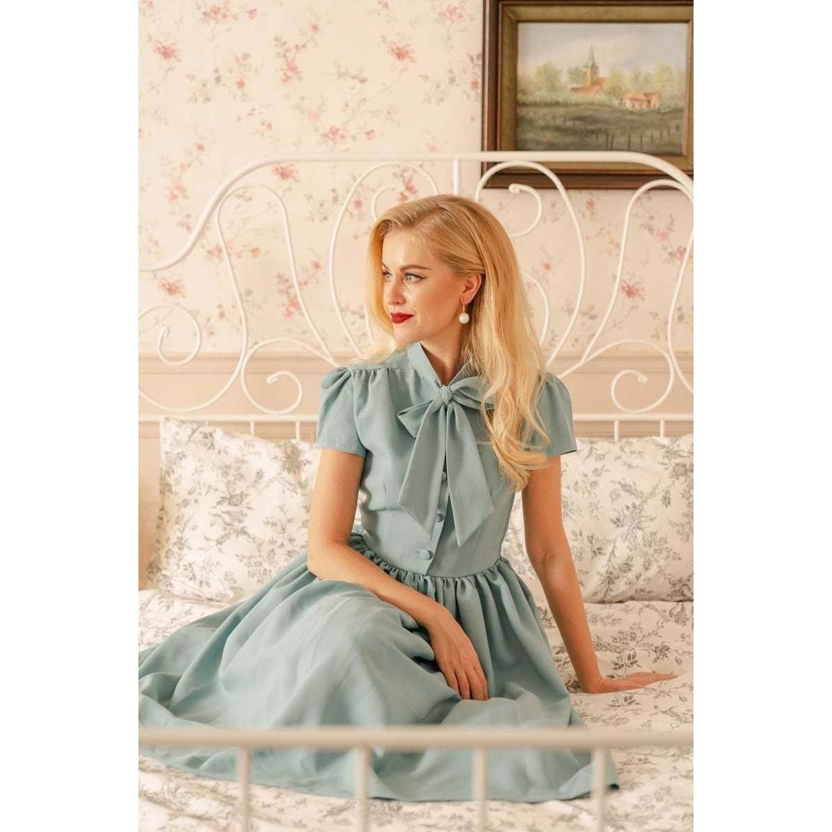 Rochie Albastră Anilor 50