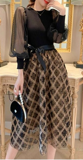 Rochie Neagră Cu Carouri De Epocă Anii 40