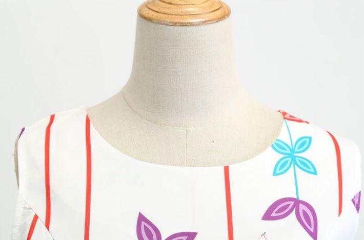 Rochie Simplă Din Anii 50