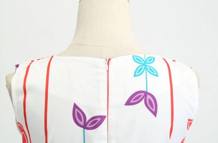 Rochie Simplă Din Anii 50