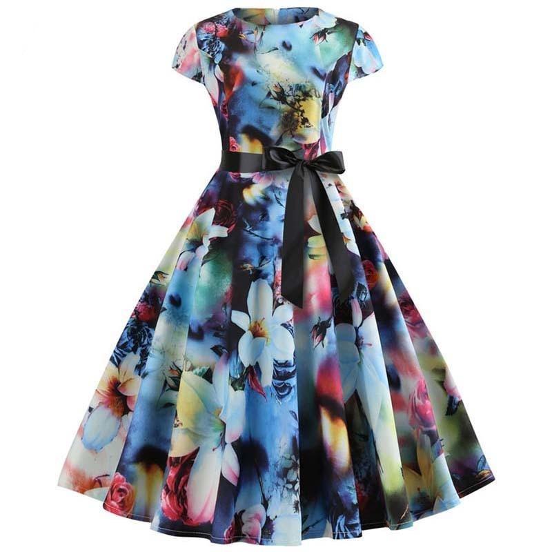 Rochie Evazată Cu Flori Pastelate De Epocă