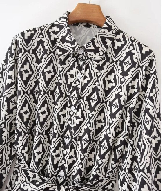 Rochie De Damă Din Anii 70 Alb-Negru