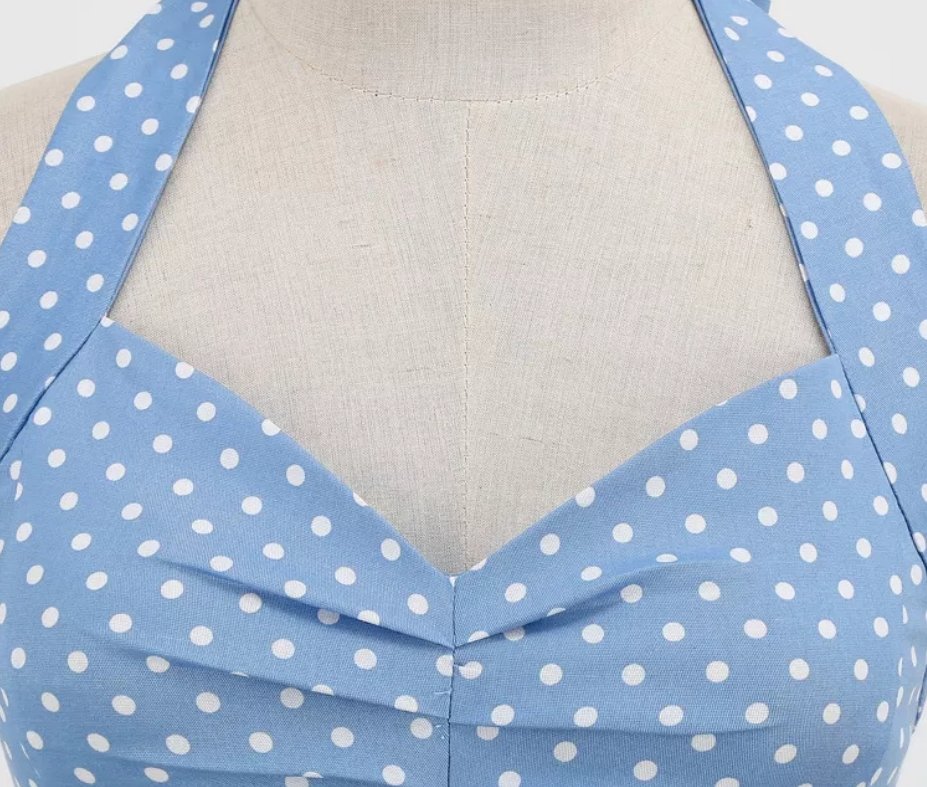 Rochie Cu Talie Marcată Anilor 50