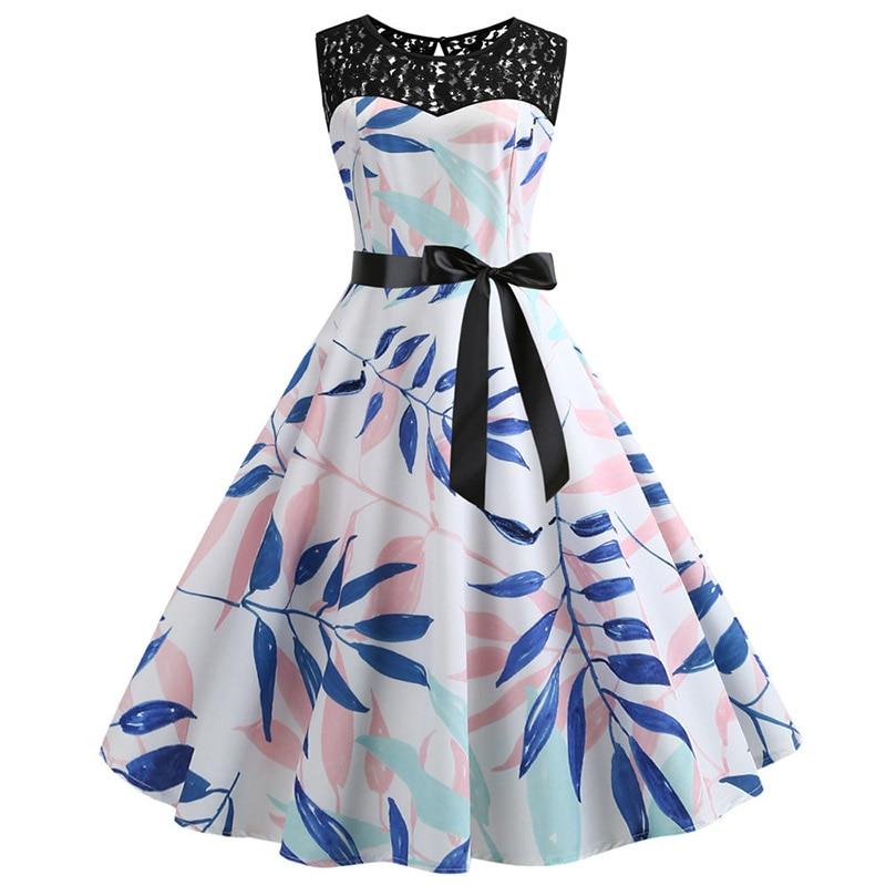 Rochie De Trapez Cu Flori Albastre De Epocă