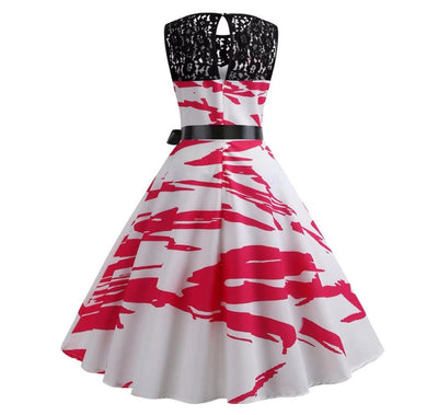 Rochie Trapeză Roșie Și Albă De Epocă
