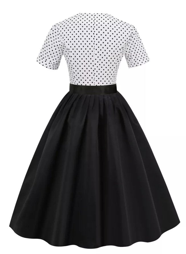 Rochie Alb-Negru De Epocă Anilor 60