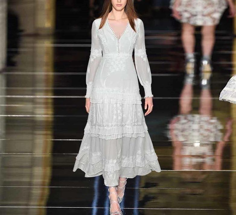 Rochie De Epocă Cu Lanternă Albă Anilor 40