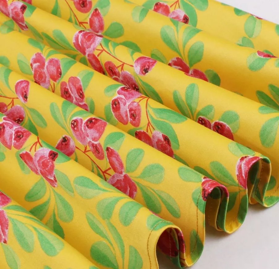 Rochie De Flori De Epocă Galbenă Cu Gât Rotund