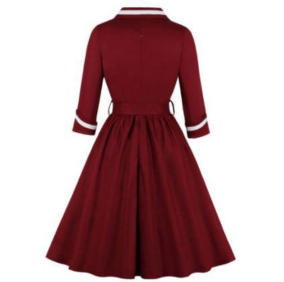 Rochie Roșie Cu Decolteu În V De Mărime Plus Vintage