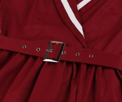 Rochie Roșie Cu Decolteu În V De Mărime Plus Vintage