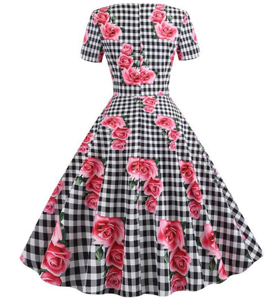 Rochie De Epocă Romantică Cu Carouri Negre