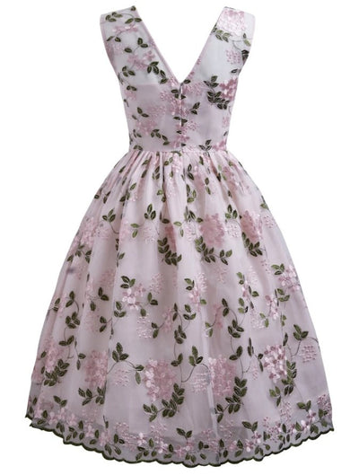 Rochie Brodata Cu Trandafiri Vintage