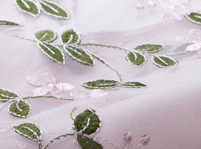 Rochie Brodata Cu Trandafiri Vintage