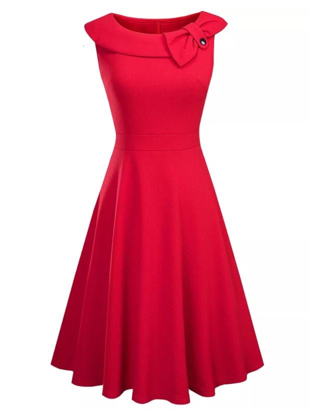 Rochie Roșie De Epocă Cu Guler Răsturnat