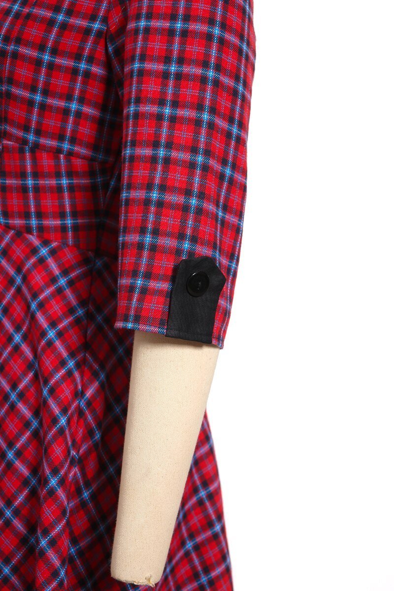 Rochie Roșie De Iarnă De Epocă