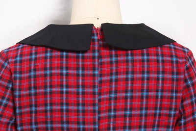 Rochie Roșie De Iarnă De Epocă