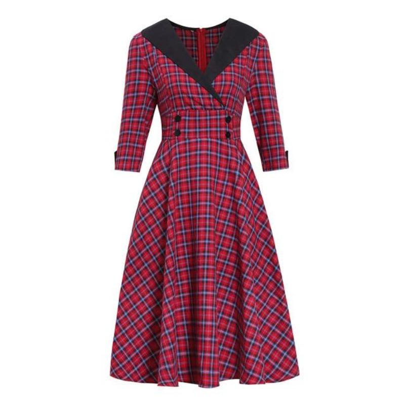 Rochie Roșie De Iarnă De Epocă