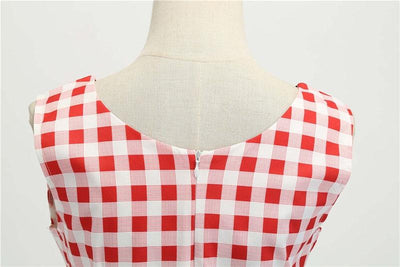 Rochie De Epocă Roșie Și Albă